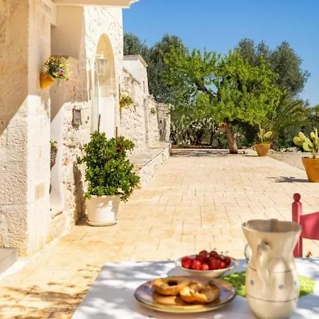 בית נופש Trullo Emmaus קרוביניו