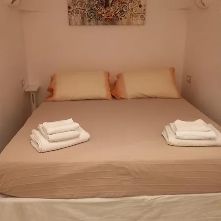 בית נופש Trullo Emmaus קרוביניו
