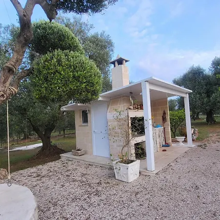 בית נופש Trullo Emmaus קרוביניו